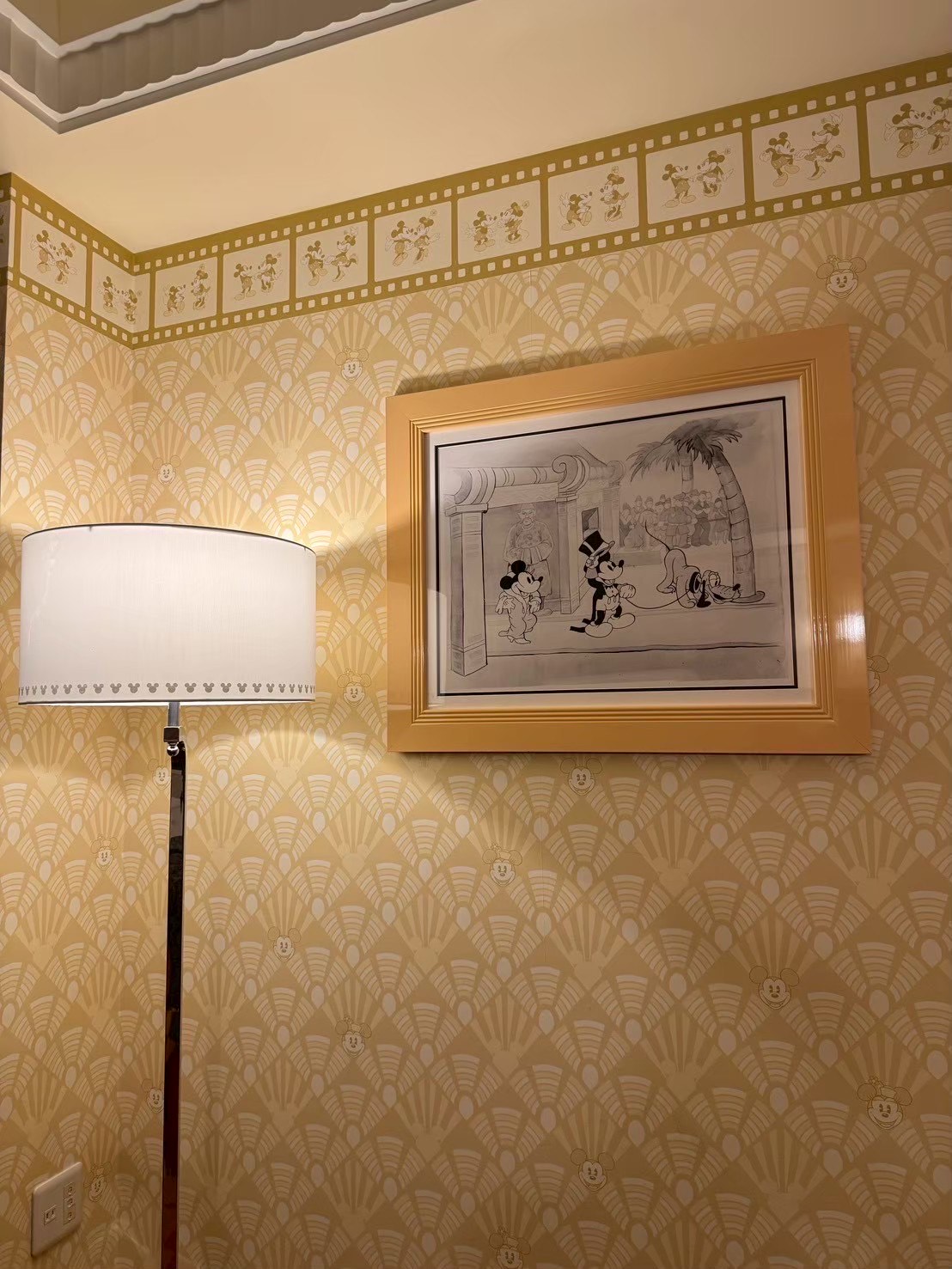 アンバサダーホテルとシェフミッキー